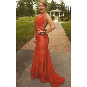 I am selling this beautiful Sherri Hill Prom dress